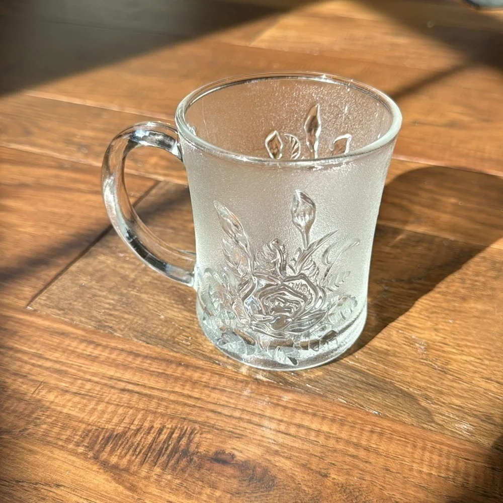 SET OF 4~VINTAGE PASARI LIVIA~ROSE~PRESSED~FROSTED GLASS CUPS/MUGS~VERY NICE~UTC